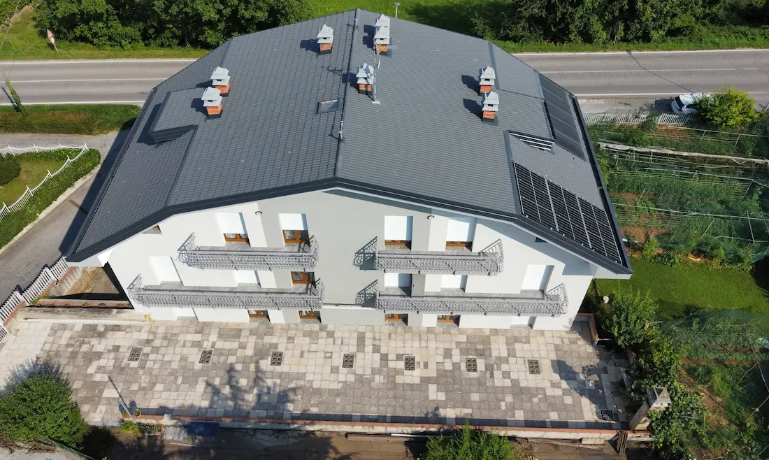 Copertura isolata con impianto fotovoltaico