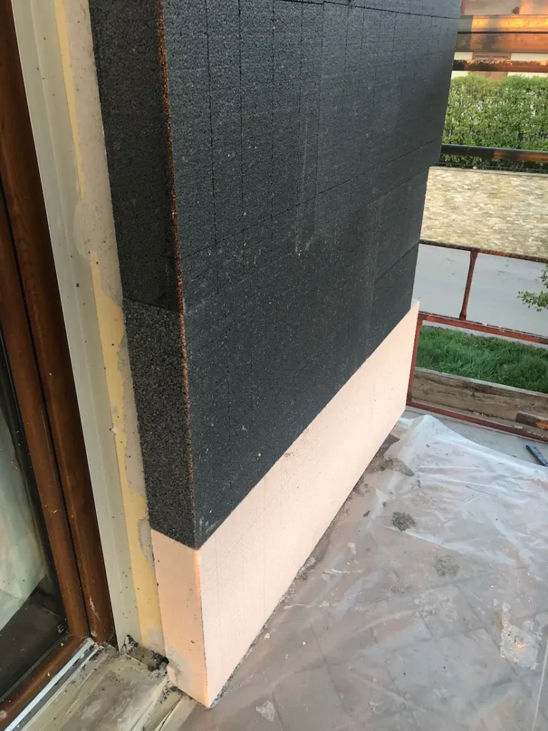 Isolamento pareti perimetrali con EPS e zoccolatura in XPS