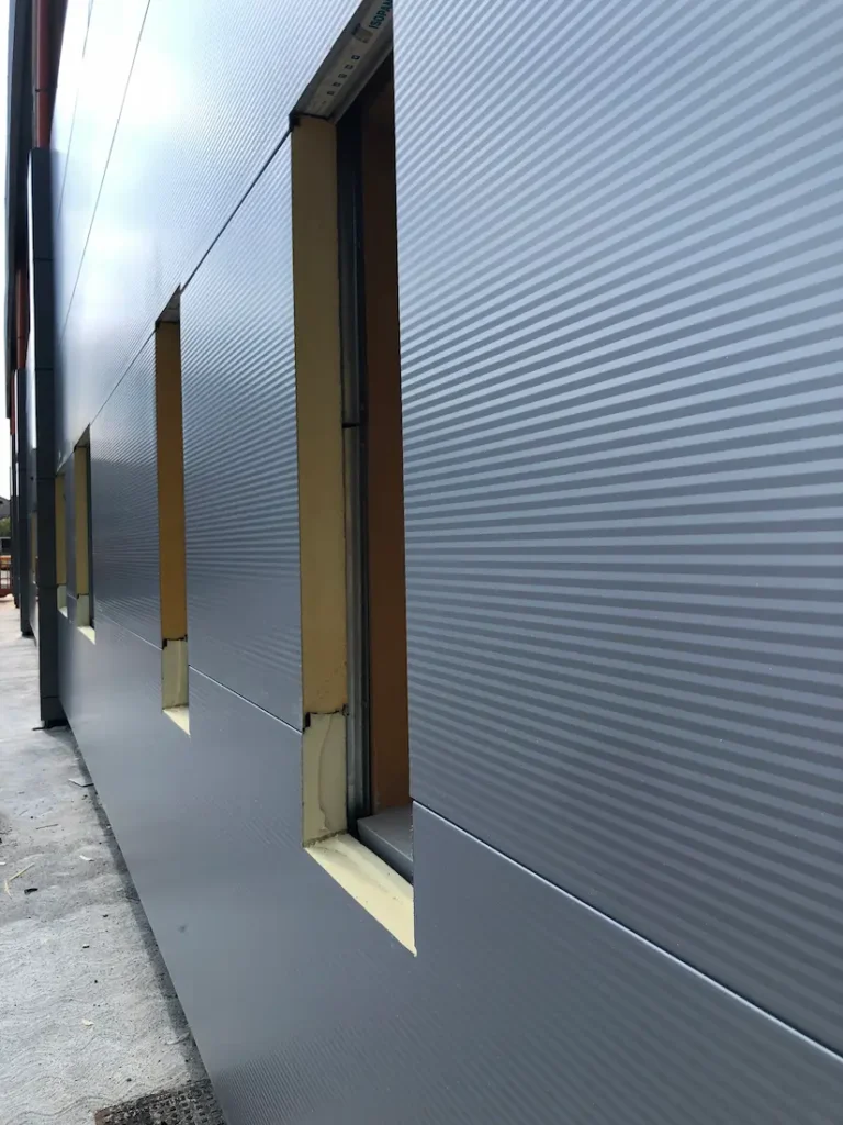 Isolamento pareti perimetrali con pannelli precoibentati